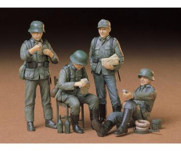1:35 Fig.-Set Dt.Soldaten i.Ruhe(4)