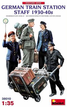 1:35 GERMAN TRAIN STATION STAFF 1930-40s