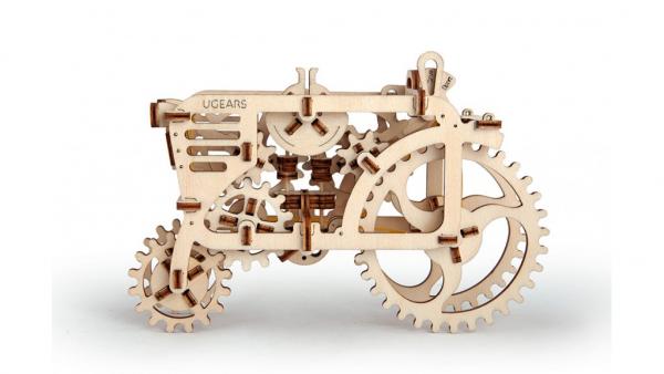 UGEARS Traktor