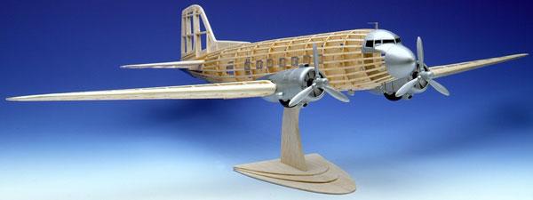 Douglas DC-3 Balsabausatz