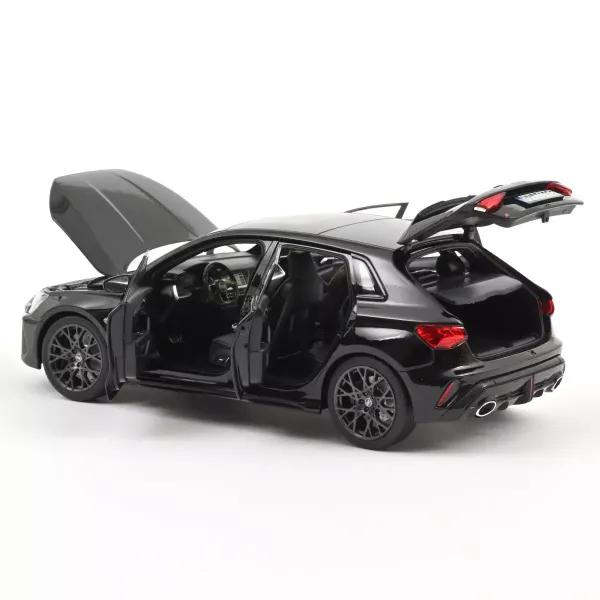 1:18 Audi RS 3 2025 Mythosschwarz
