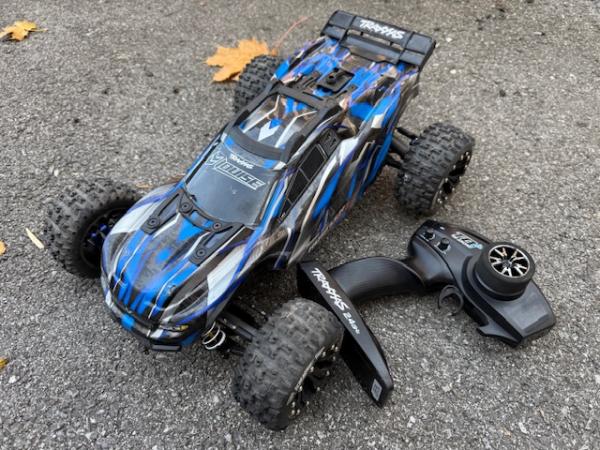 Gebr. 1/10 Traxxas Rustler Ultimate RTR