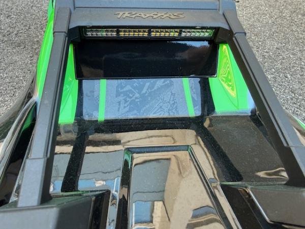 Gebrauchter Traxxas XRT 1/7 inkl. Lichtset