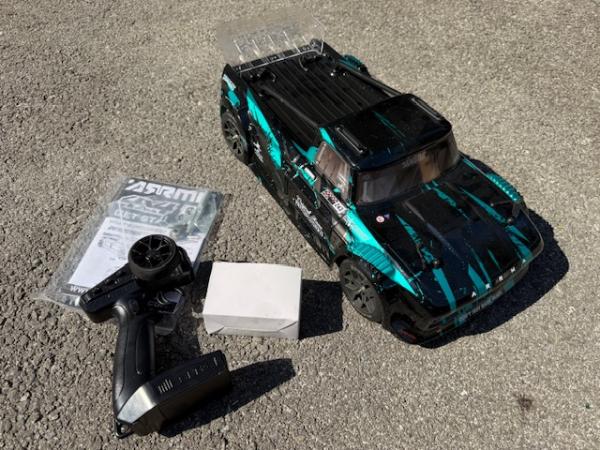 Neuwertiger 1/8 Infraction 4WD Mega Restro-Mod Truck RTR; Teal/Bronze Neupreis 340 Euro